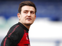 Harry Maguire Sudah Jatuh Ditendang, eh Kena Maki Pula!