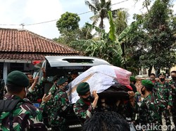 Jenazah Pratu Firdaus Korban Penembakan di Papua Tiba di Rumah Duka