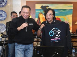 Ketua MPR Give Away Sepeda Kuning & 2 Smartphone Bersama Ari Lasso