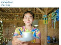 Bantu Ibu Jualan Kopi, Gadis Cantik di Bojonegoro Ini Viral