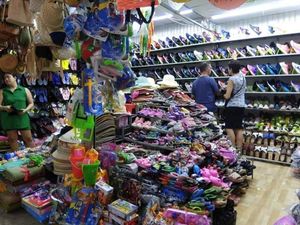 Foto: Pasar Malam ala Vietnam, Sama Kayak di Indonesia