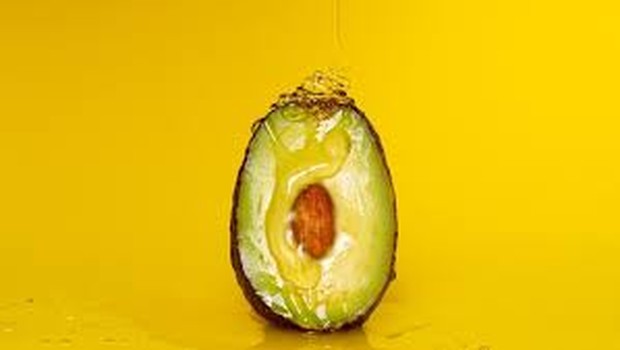 Pelumas vagina sangat penting untuk menciptakan seks yang lebih nyaman dan nikmat. Apalagi jika seks merupakan hal yang baru seperti pada para pengatin baru. Namun, sadari bahwa tidak semua pelumas vagina dibuat sama.