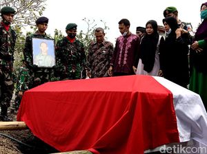 Isyarat Tak Biasa dari Pratu Firdaus Sebelum Gugur Ditembak KKB di Papua Isyarat Tak Biasa dari Pratu Firdaus Sebelum Gugur Ditembak KKB di Papua