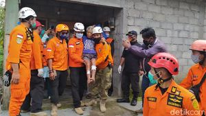 Potret Evakuasi Warga di Lereng Gunung Merapi