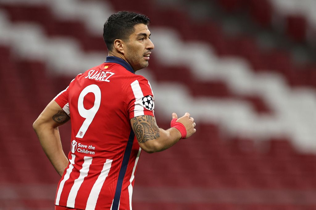 MADRID, SPAIN - OCTOBER 27: Luis Suarez of Atletico de Madrid in action during the UEFA Champions League Group A stage match between Atletico Madrid and RB Salzburg at Estadio Wanda Metropolitano on October 27, 2020 in Madrid, Spain. Football Stadiums around Europe remain empty due to the Coronavirus Pandemic as Government social distancing laws prohibit fans inside venues resulting in fixtures being played behind closed doors. (Photo by Angel Martinez/Getty Images)