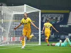 Start Tottenham Oke, Harry Kane Intip-intip Trofi