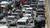 Ada Demo Buruh, Lalin Depan DPR Macet