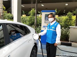 Asyik, Ngecas Mobil Listrik di Rumah Bisa Dapat Diskon dari PLN