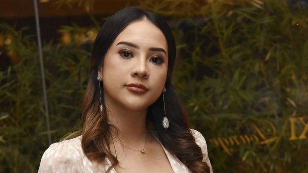 Vidio Natali Holsen 20detik Setelah Perselingkuhan Kini Nathalie Holscher Diisukan Punya Video Syur 20 Detik Okezone Celebrity