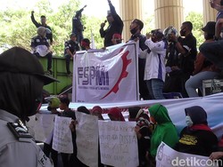 Tolak SE Menaker soal UMP 2021, Buruh Gorontalo Geruduk Kantor Gubernur