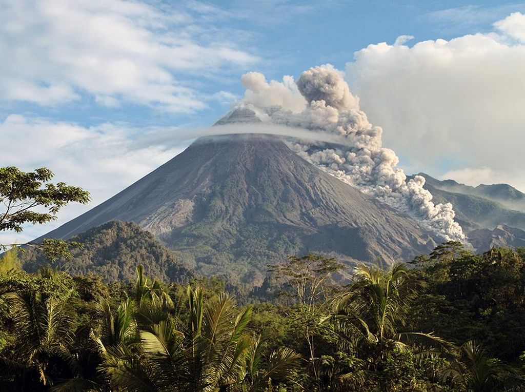 3 Cagar Biosfir UNESCO, Bunaken, Karimunjawa, dan Merapi yang Cantik 3 Cagar Biosfir UNESCO, Bunaken, Karimunjawa, dan Merapi yang Cantik
