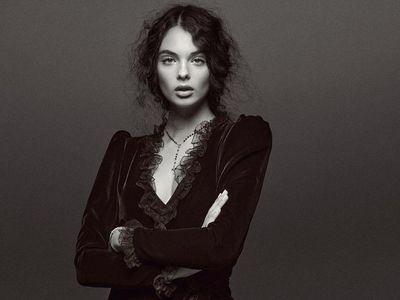 Pesona Deva Cassel, Anak Monica Bellucci yang Mewarisi Kecantikan Ibunya