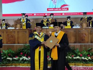 Habib Luthfi bin Yahya Terima Gelar Doktor Honoris Causa dari Unnes