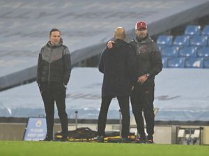 Klopp dan Guardiola Ngomongin Apa sih, Kayaknya Serius Banget?