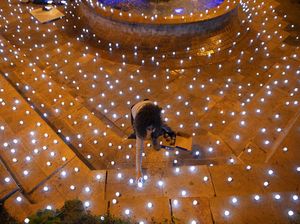 Kelap-Kelip Lilin Untuk Korban Corona di Israel