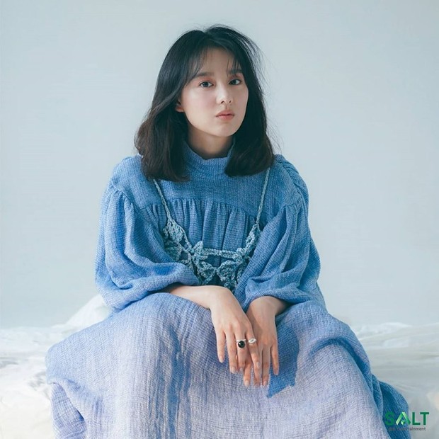 Kim Ji Won menjadi salah satu aktris termuda yang masuk ke dalam daftar ini, tetapi dia memiliki kualitas akting yang tidak boleh diabaikan.