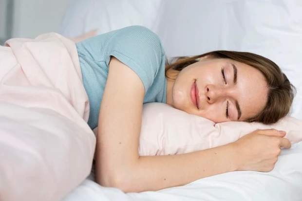 kurang tidur bisa menyebabkan diet menjadi terganggu sehingga perut tetap buncit/freepik.com