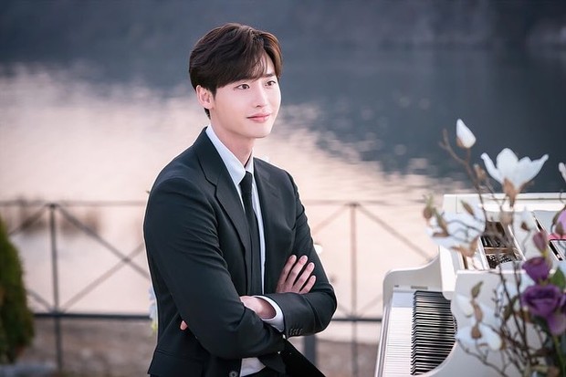 Sejak membintangi drama “Secret Garden”, Lee Jong Suk terlihat memiliki kualitas yang dianggap sebagai aktor top Korea.
