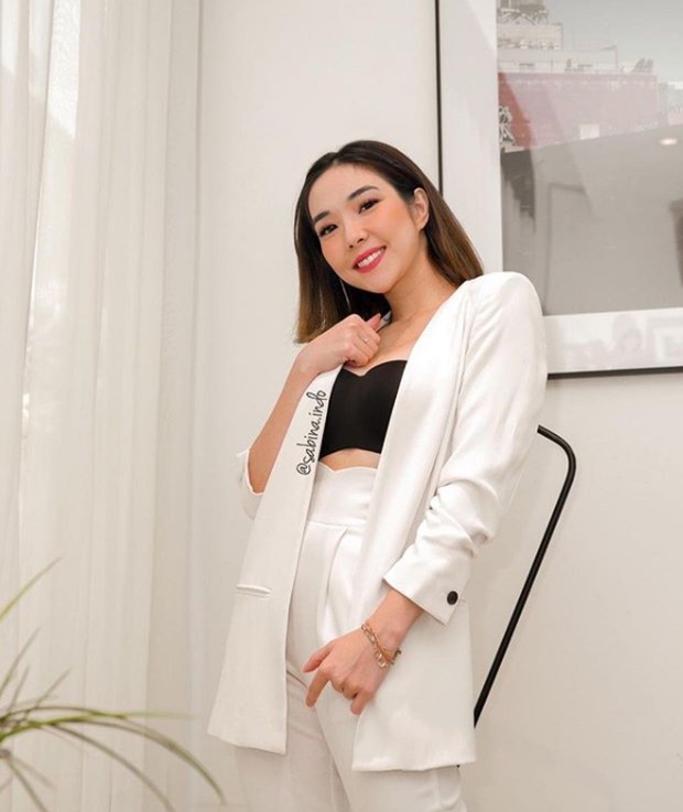 Mengisi Acara on-air dan off-air/Foto : instagram.com/gisel_la Mengisi Acara on-air dan off-air