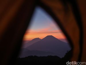 Kisah Mistis Gunung Sindoro, Kabut Hitam Sesatkan Pendaki