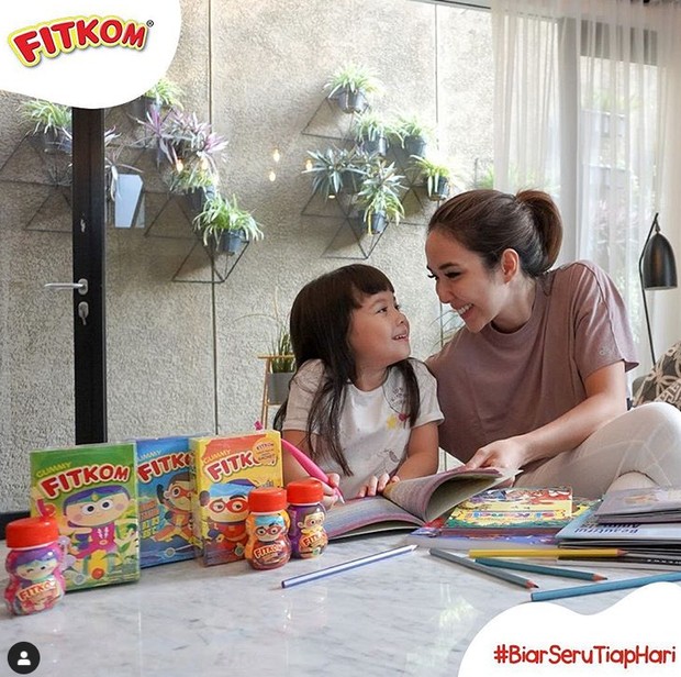 Menjadi Bintang Iklan/Foto : instagram.com/gisel_la Menjadi Bintang Iklan