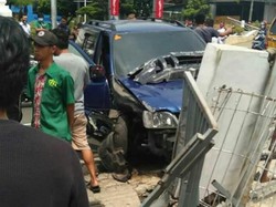 Minibus Tabrak Motor di Cimahi, 1 Orang Terluka