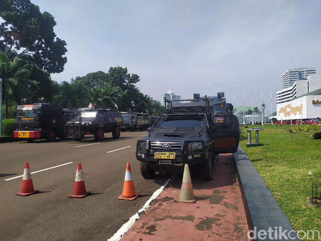 Buruh Akan Demo UU Ciptaker-Upah, Begini Pengamanan di Depan DPR Buruh Akan Demo UU Ciptaker-Upah, Begini Pengamanan di Depan DPR