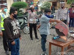 Polisi Situbondo Musnahkan Belasan Knalpot Brong Libatkan Pemilik Motor