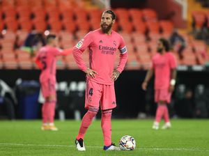 Real Madrid Kalang Kabut di Mestalla Real Madrid Kalang Kabut di Mestalla