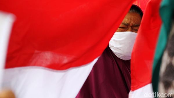 Warga Sukoharjo Rayakan Hari Pahlawan di Posyandu Lansia