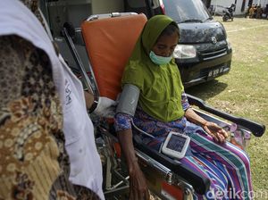 Ada Layanan Pemeriksaan Kesehatan di Barak Pengungsian Sleman Ada Layanan Pemeriksaan Kesehatan di Barak Pengungsian Sleman