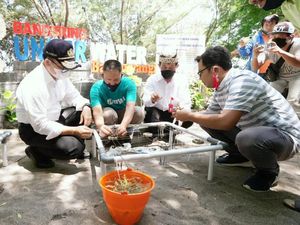 Bupati Anas Minta Pemulihan Ekonomi Wisata Tetap Patuhi Protokol Kesehatan Bupati Anas Minta Pemulihan Ekonomi Wisata Tetap Patuhi Protokol Kesehatan