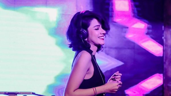 Ini Citra Anidya, Pacar Cantik Chef Juna Saat Kulineran