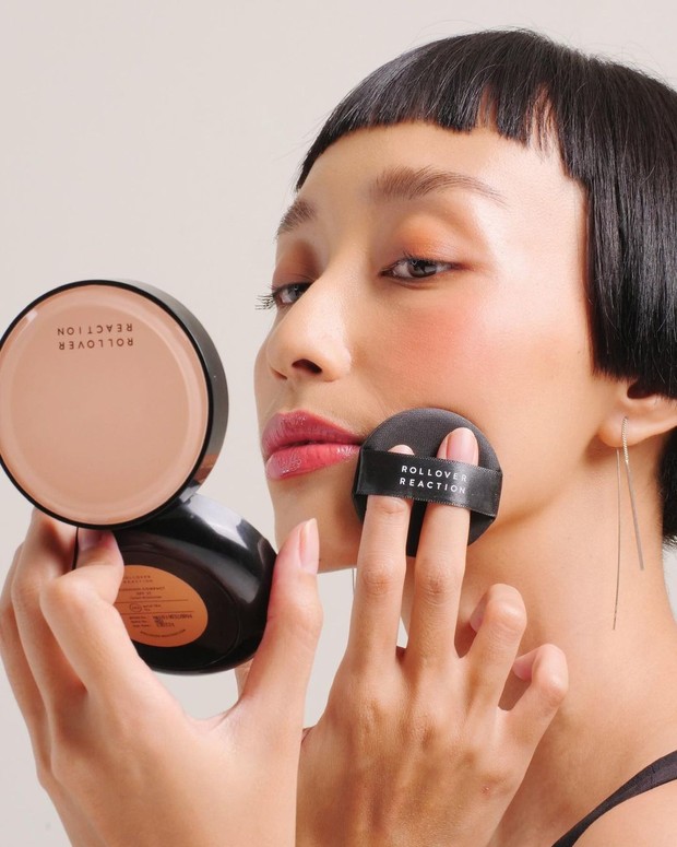 Hadirnya Rollover Reaction sebagai produk kosmetik lokal ternama Indonesia.