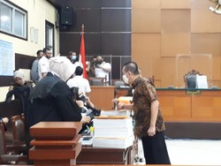 Djoko Tjandra-Brigjen Prasetijo Hadiri Langsung Sidang Surat Jalan Palsu
