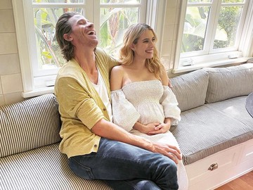 Selamat! Emma Roberts Menikah dengan Cody John
