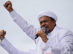 Pekik Takbir Perdana Habib Rizieq Saat Injakkan Kaki di Tanah Air Pekik Takbir Perdana Habib Rizieq Saat Injakkan Kaki di Tanah Air