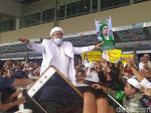 Datangi PMJ, Penyidik Polda Jabar Periksa Rizieq Soal Kasus Megamendung Datangi PMJ, Penyidik Polda Jabar Periksa Rizieq Soal Kasus Megamendung