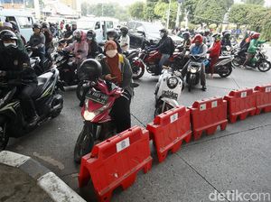 Jelang Kepulangan Habib Rizieq, Jalan Menuju Markas FPI Ditutup