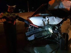 MPV Tabrak Truk di Tol Surabaya-Malang, Satu Orang Tewas