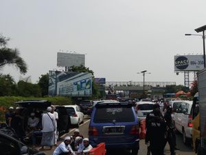 Cerita Warga Penjemput Habib Rizieq di Soetta: Terjebak Macet-Parkir di Tol