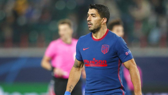 Atletico Madrids Luis Suarez during the Champions League Group A soccer match between Lokomotiv Moscow and Atletico Madrid in Moscow, Russia, Tuesday, Nov. 3, 2020. (Maxim Shemetov/Pool via AP)