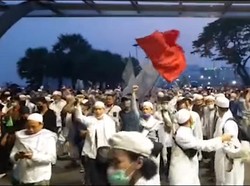 Massa Sambut Habib Rizieq Berdatangan, Lalin Arah Bandara Soetta Macet