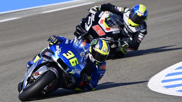 Suzuki Ecstar's Spanish rider Joan Mir rides during the third MotoGP free practice session of the Spanish Grand Prix at the Jerez racetrack in Jerez de la Frontera on July 18, 2020. (Photo by JAVIER SORIANO / AFP)