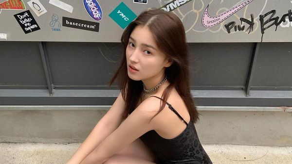 Nancy MOMOLAND yang Mungil di Foto