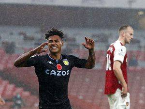 Ollie Watkins, Gooners yang Menghancurkan The Gunners