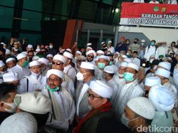 RK Pertanyakan Gubernur Banten Tak Diperiksa Soal Kerumunan di Soetta