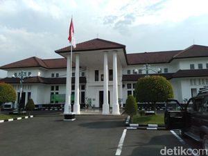 Kasus Dangdutan Wakil Ketua DPRD Tegal Dilimpahkan ke Pengadilan Kasus Dangdutan Wakil Ketua DPRD Tegal Dilimpahkan ke Pengadilan