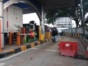 Terjebak Macet Massa Habib Rizieq, Penumpang Pesawat Jalan Kaki Menuju Soetta