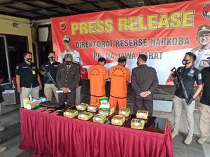 Sembunyikan Sabu di Ban Serep Truk, 2 Kurir Narkoba Ditangkap Polisi